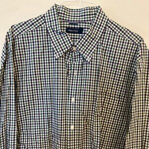 Mens 3XL Nautica button down long sleeve shirt.  Like new.